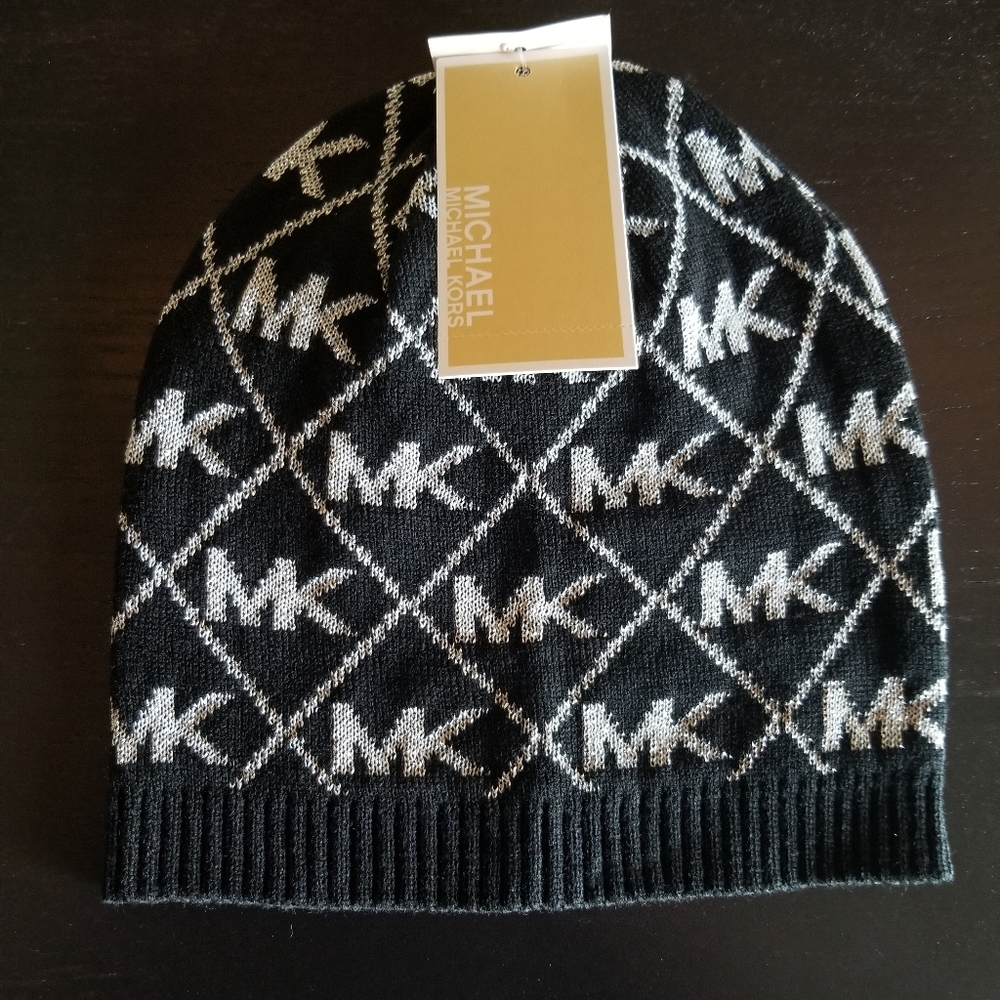 SOLD NEW NWT Michael Kors Knitted Black Silver Beanie One Size - Picture 1 of 3